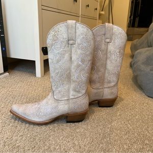 White Women’s Cowboy Boots with Floral Design
